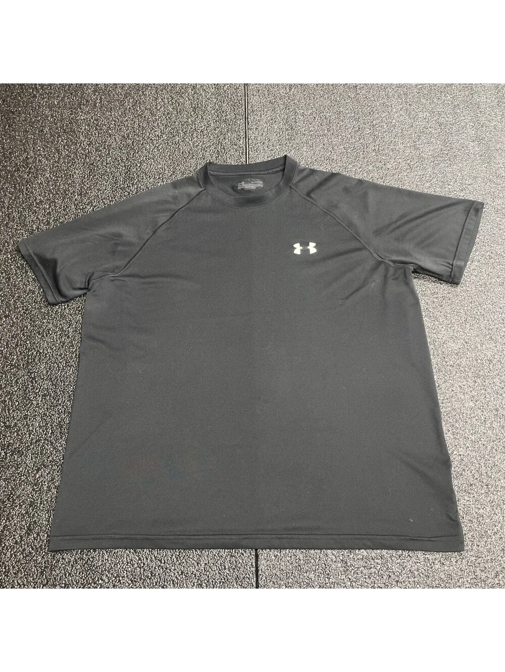 Under Armour Mens Gray Black Heatgear Loose Workout T-Shirt Size Large Lot Of 2